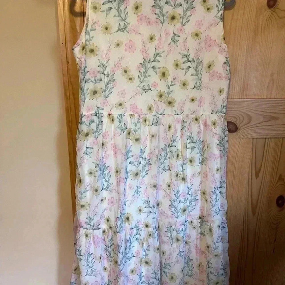 Charlie Paige Layered Floral Dress Size Small - Picture 5 of 7